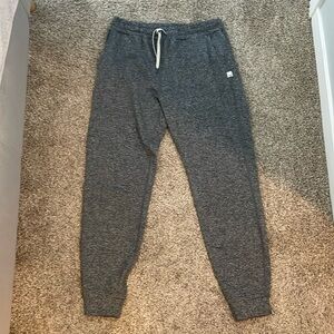 Vuori gray joggers worn once!